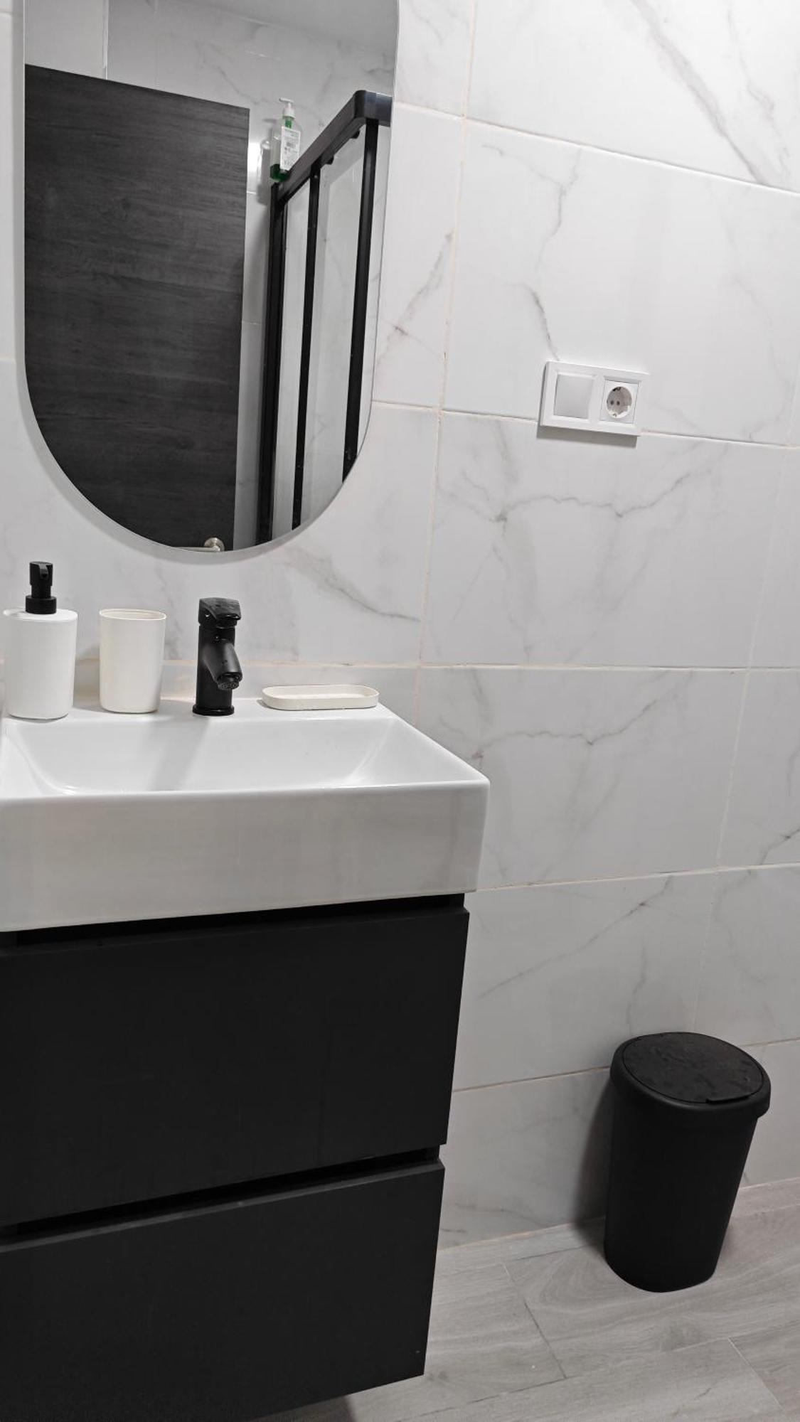 Vialia Playa Apartment Malaga Exterior photo